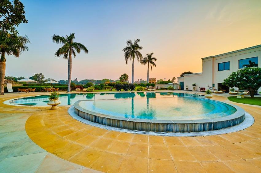 The Lalit Traveller Khajuraho Khajurāho Exterior foto
