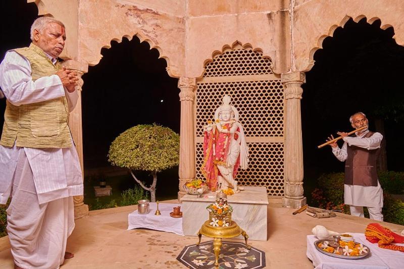 The Lalit Traveller Khajuraho Khajurāho Exterior foto