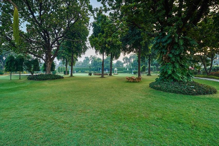 The Lalit Traveller Khajuraho Khajurāho Exterior foto