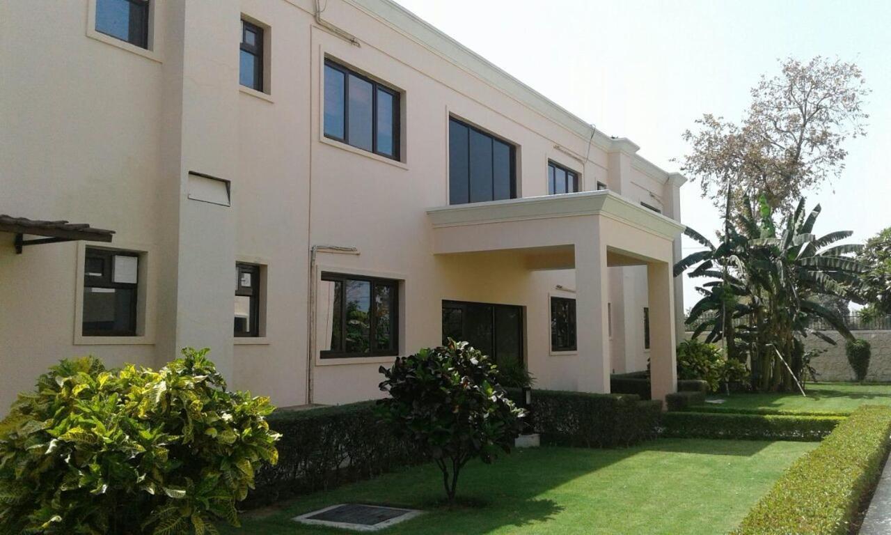 The Lalit Traveller Khajuraho Khajurāho Exterior foto